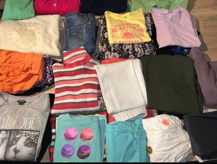 Je vous propose un lot de 48 vêtements fille - photo numéro 2
