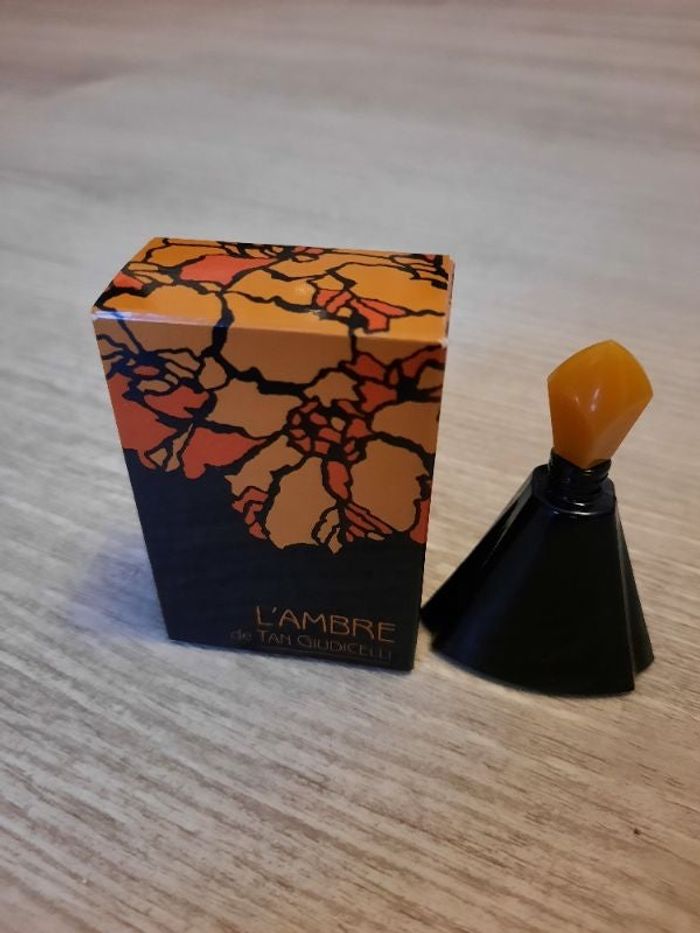 Miniature parfum de Tan Guidicelli