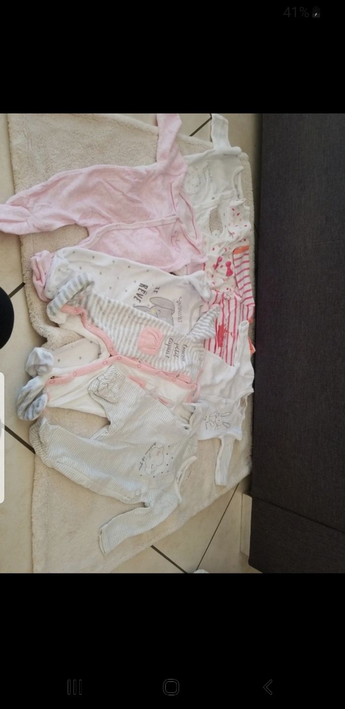 Lot de 8 pyjamas T.3mois