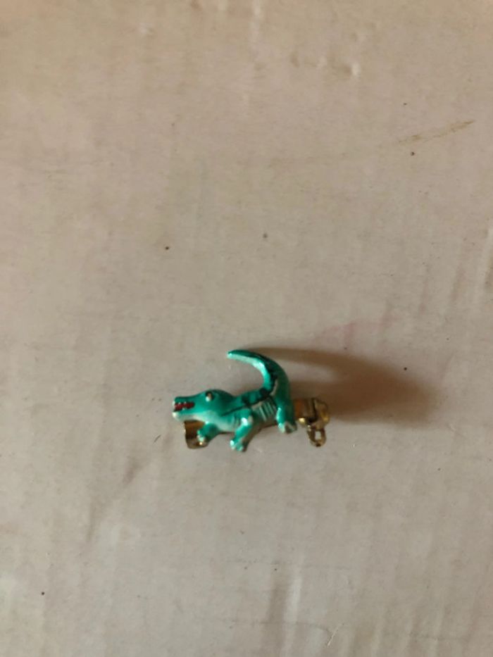 Broche crocodile