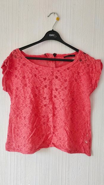 Haut dentelle corail