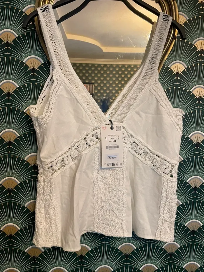 Magnifique débardeur en broderie Zara, taille L - photo numéro 2