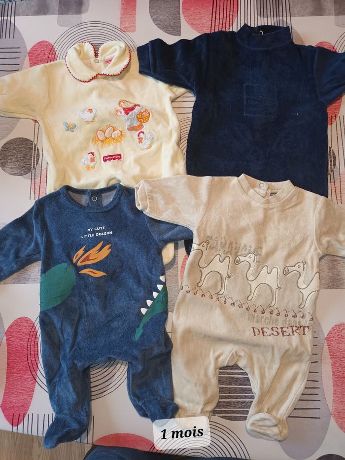 Lot 4 pyjamas Taille 1 mois - photo numéro 2