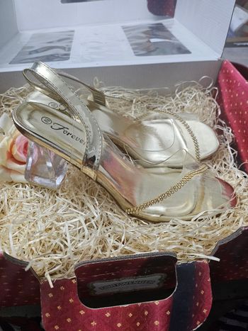 Chaussures à talons et strass