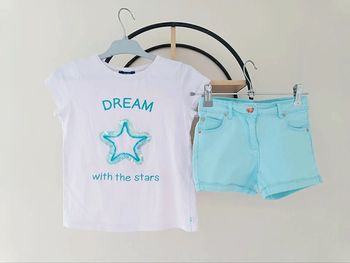 7-8 ans ensemble été Teeshirt Okaïdi (8 ans) et short orchestra (7 ans)