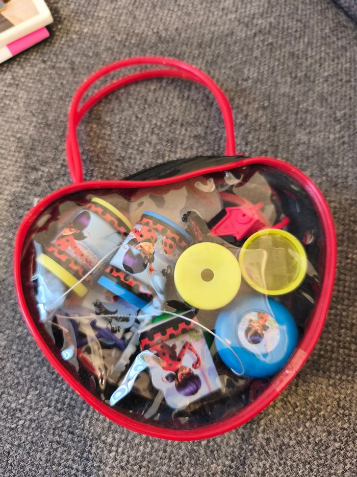 Lot de petits jouets Miraculous LadyBug - photo numéro 7