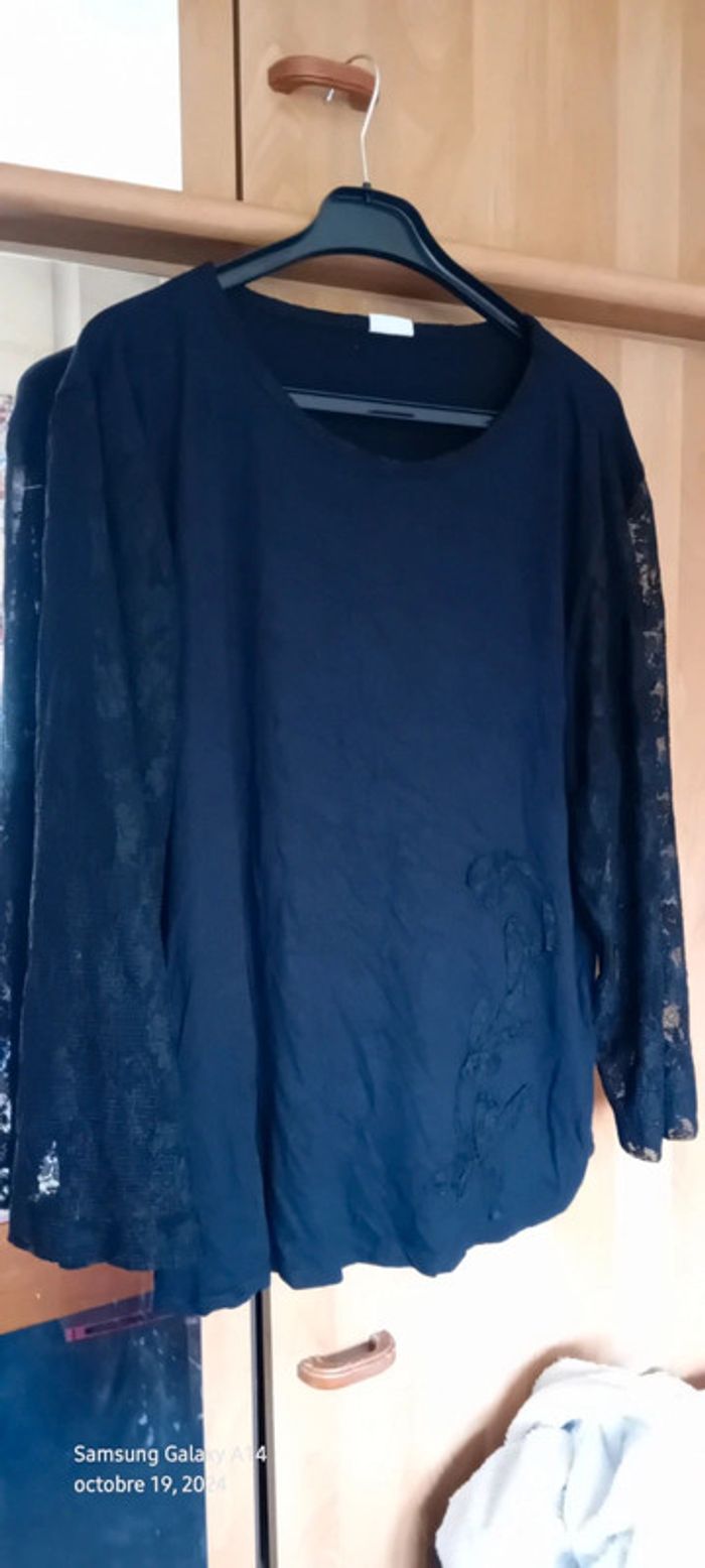 Haut viscose avec dentelle et broderies noir femme 54 in extenso