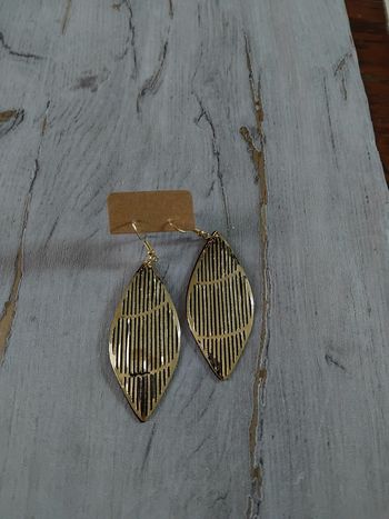 Boucles d'oreilles neuves