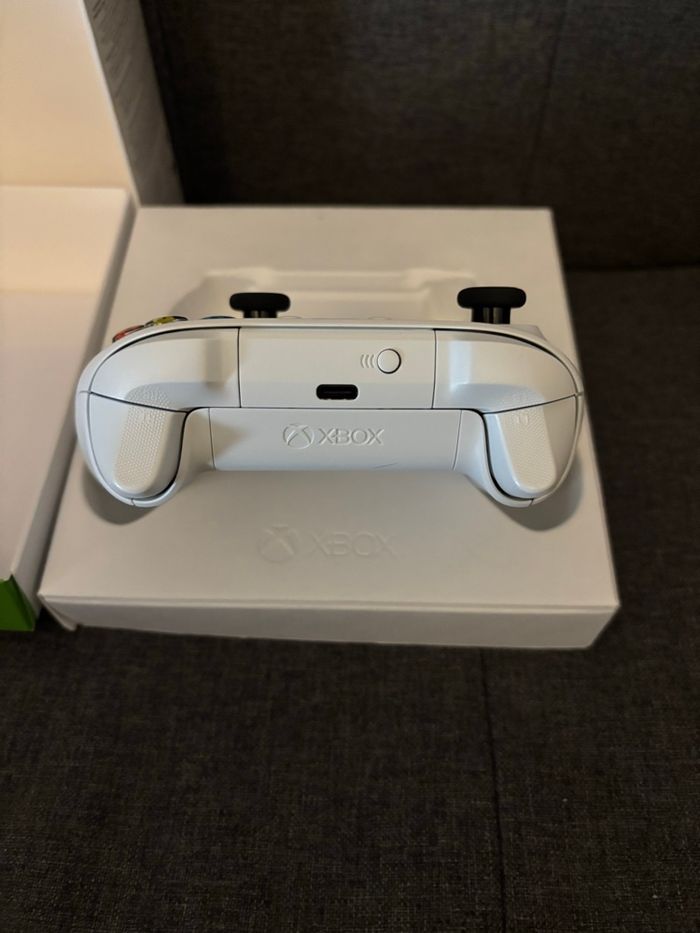 Manette Xbox one et Séries S/X blanche - photo numéro 7