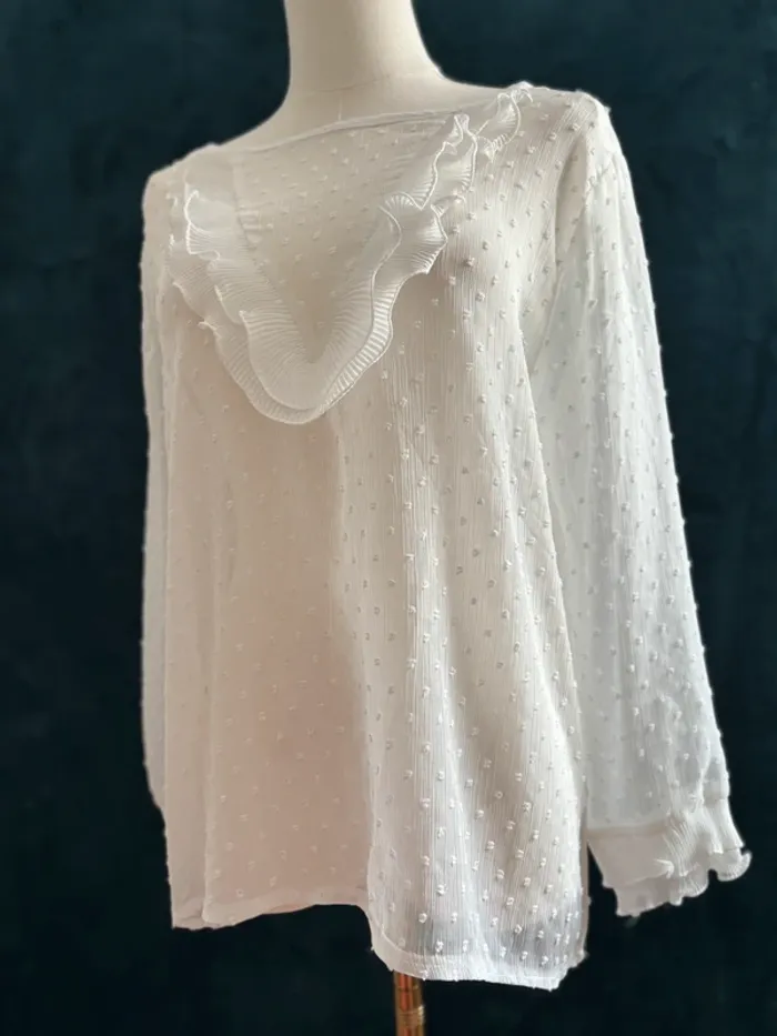 Blouse blanche plumetis romantique à volants plissés – Taille L - photo numéro 2