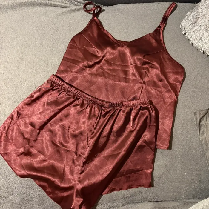 Pyjama satinée Shein • Bordeaux • 38 🌿 - photo numéro 2