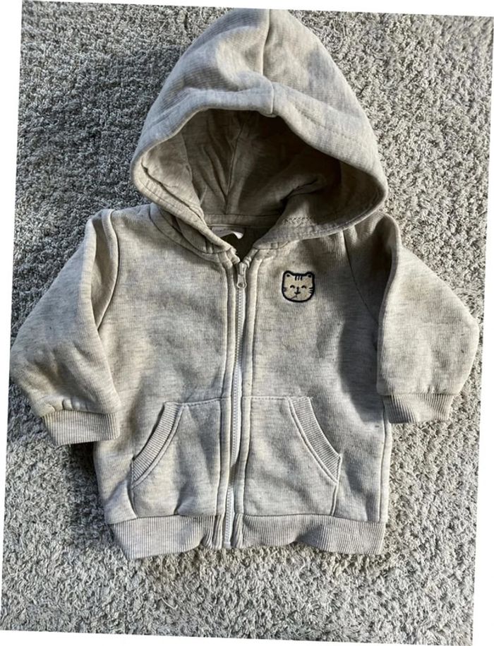 Ensemble gilet à capuche 2 tee-shirts à manches longues et un pantalon Tape à l’œil taille 9 mois - photo numéro 7