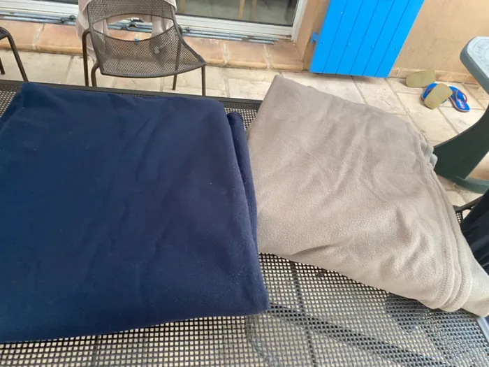 Lot de deux grandes couvertures, polaires, 220 × 250 - photo numéro 7