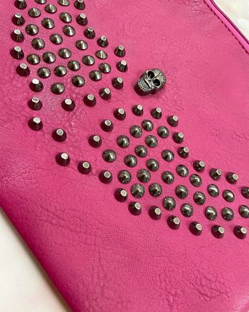 Pochette sac à main fushia à clous