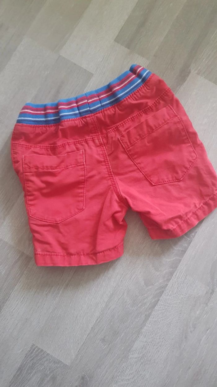 Short rouge 2 ans - photo numéro 2