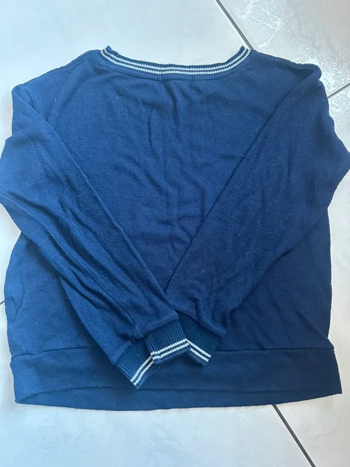 Pull léger princesse en baskets - photo numéro 2