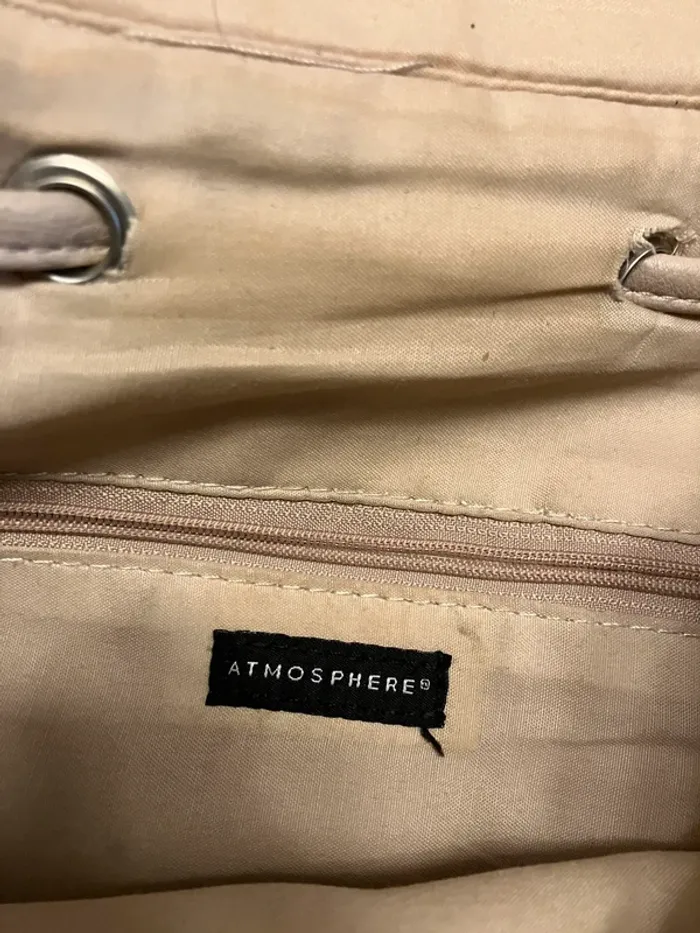 Sac à dos Atmosphere beige en simili cuir – tendance et fonctionnel - photo numéro 12