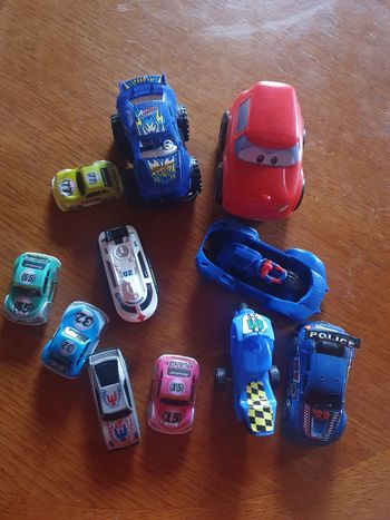 Lot de petite voiture garçon