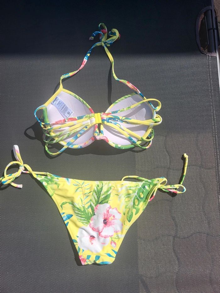 Superbe ensemble de maillot de bain. - photo numéro 2