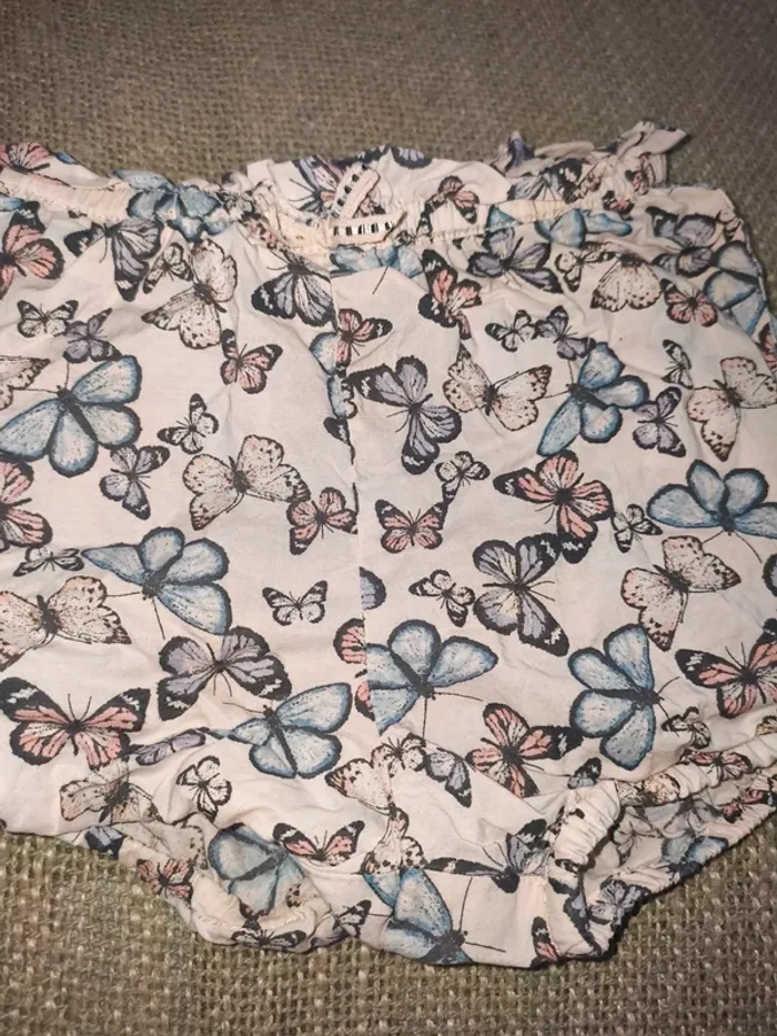 Short fille h&M 12-18 mois excellent état - photo numéro 2