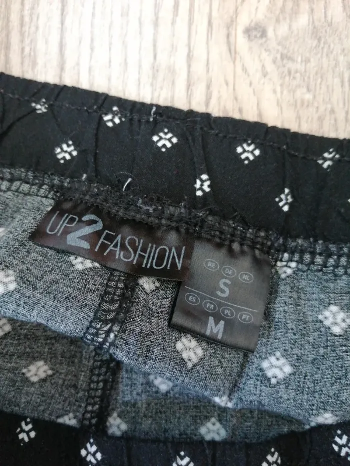 Pantalon noir fluide large à motifs géométriques à poches élastique à la taille / up 2 fashion / (M) - photo numéro 7