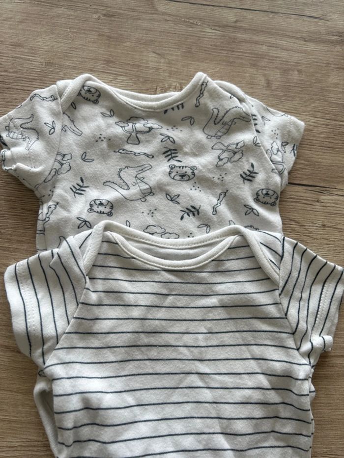 Lot de 4 bodies MC 3 mois - photo numéro 5