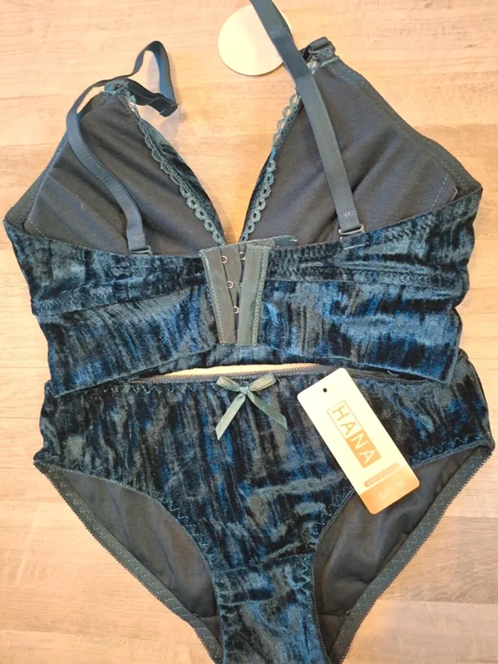 Ensemble lingerie brassière - photo numéro 4