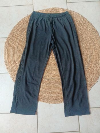 Pantalon style jogging transparent sur les cote