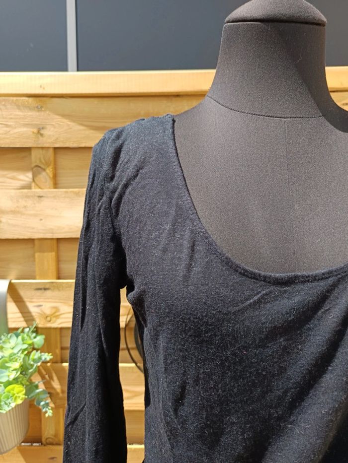 T-shirt noir et argenté dos brodé taille 42 - photo numéro 2