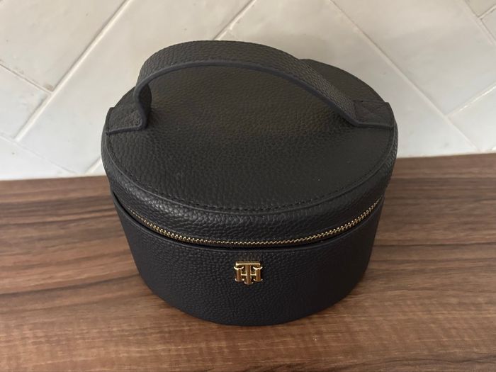 Trousse de toilette ou maquillage neuve marque Tommy Hilfiger - photo numéro 2