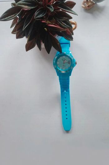 Montre bracelet silicone bleu Luxury crystal