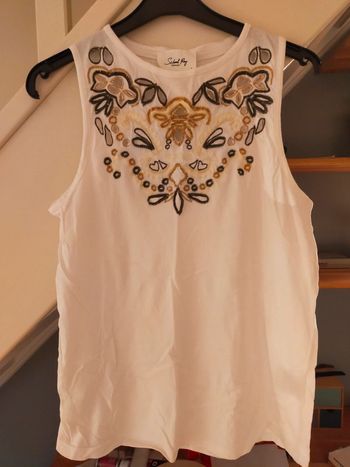 Débardeur blanc avec broderie
