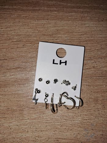 Lot boucles d'oreilles neuf