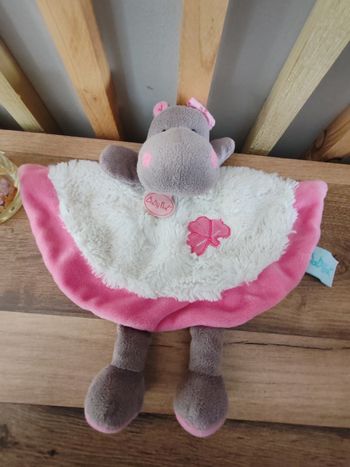 Hippopotame baby nat Zoé rose et blanc 