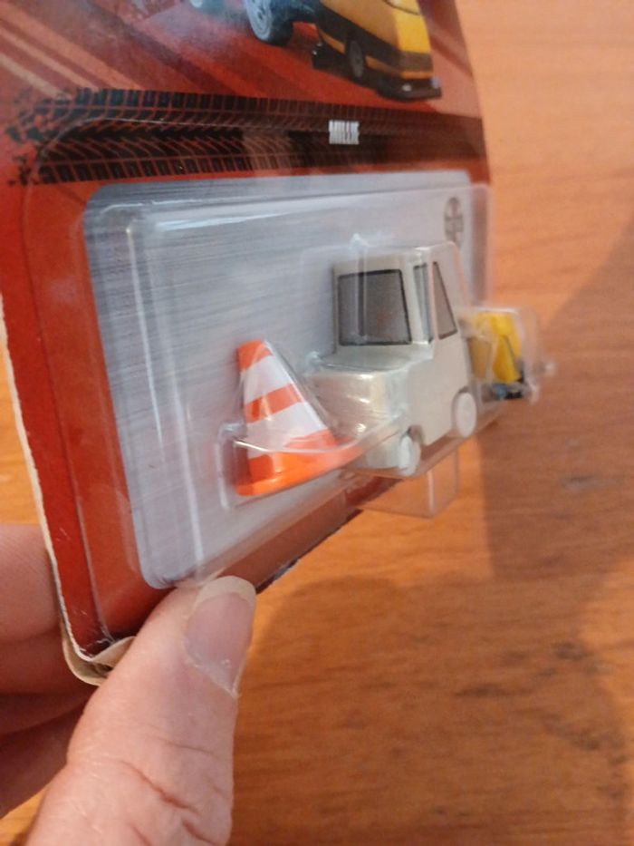 Disney pixar cars Millie - photo numéro 9