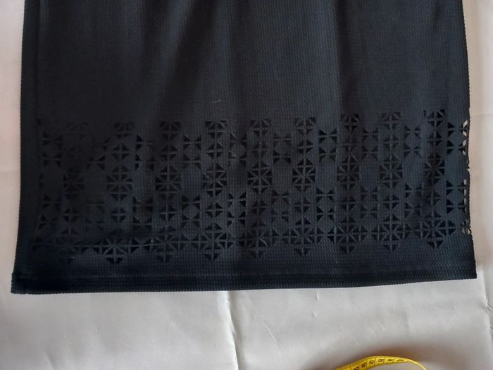 Petite robe noir taille 38/40 - photo numéro 2