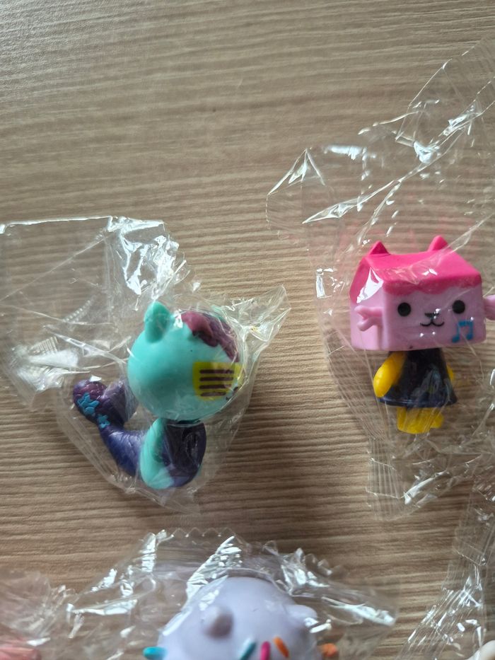 4 Figurine gabby et la maison magique gabby chat - photo numéro 2