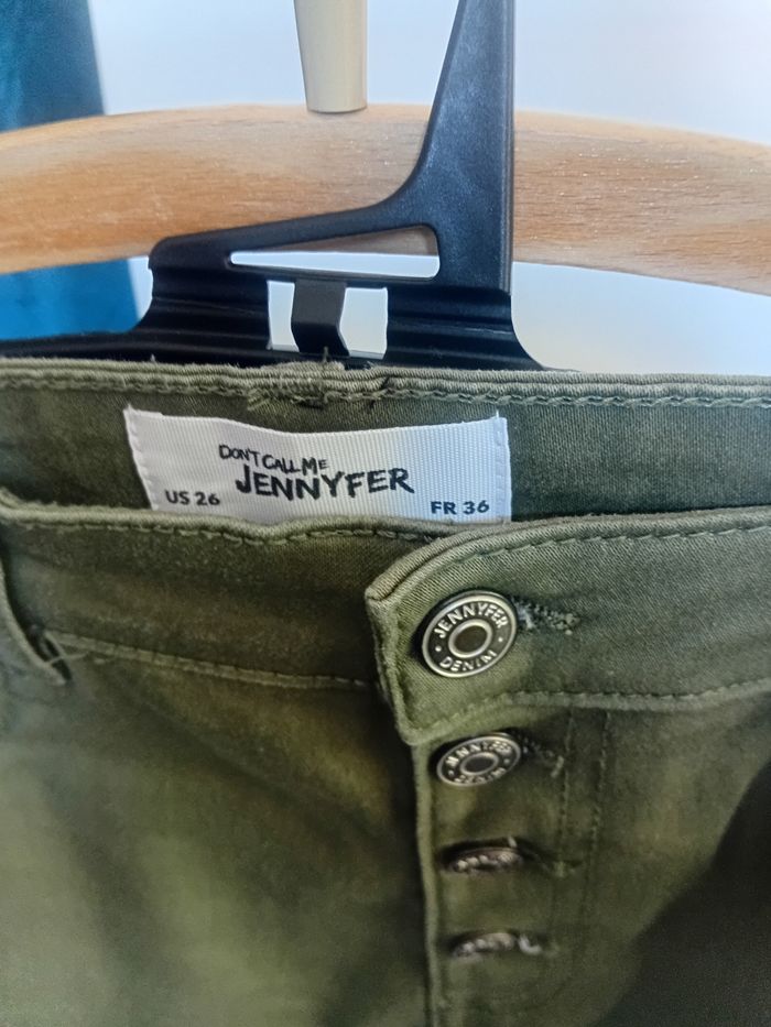 Pantalon jegging Jennyfer fermeture à boutons tissu agréable - photo numéro 2