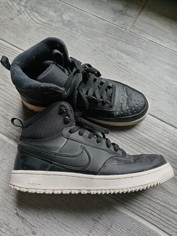 Basket Nike p. 42 montantes