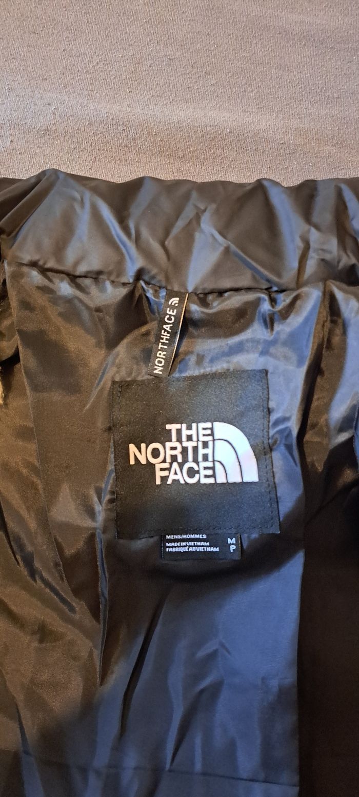Doudoune noir The North Face 700 . T: L - photo numéro 5