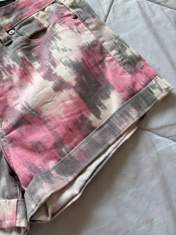 Mini short Calvin Klein jeans dégradé rose gris blanc mi taille basse taille M/38 - photo numéro 4