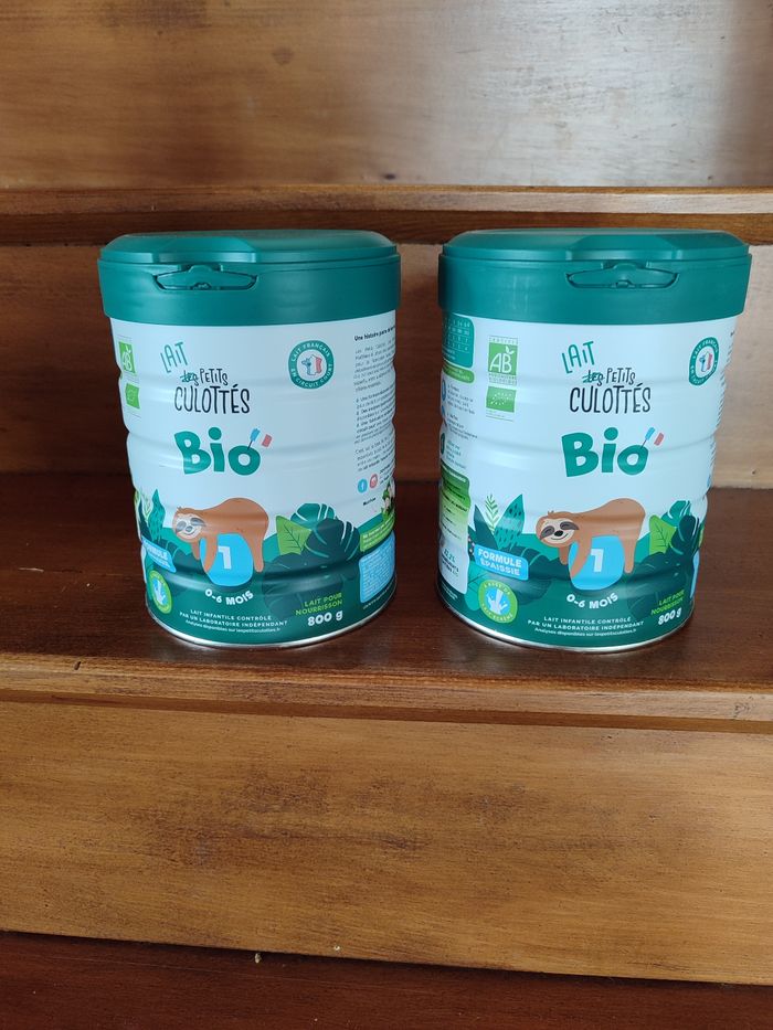 Boîtes de lait premier âge épaissi les petites culottés neuves