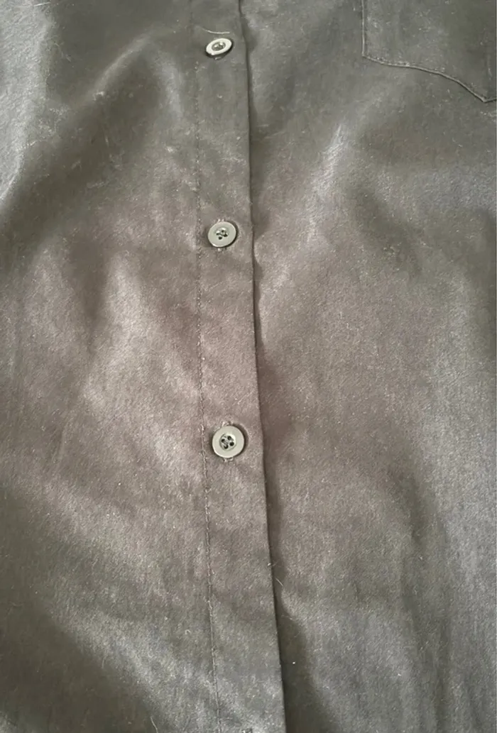 Chemise noir - photo numéro 2