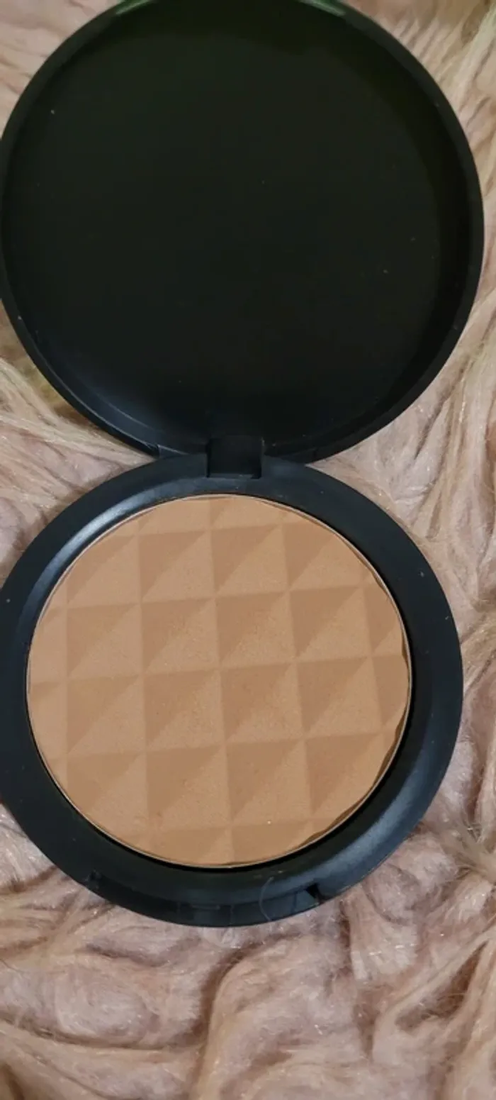 Bronzer MU - photo numéro 3