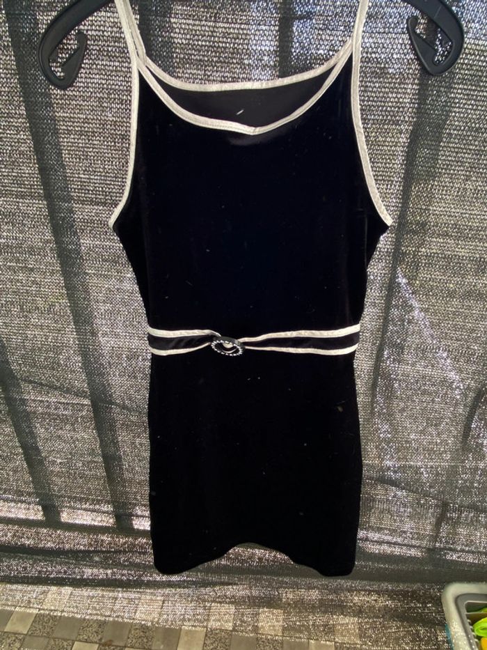 Jolie robe en velours taille 10 ans