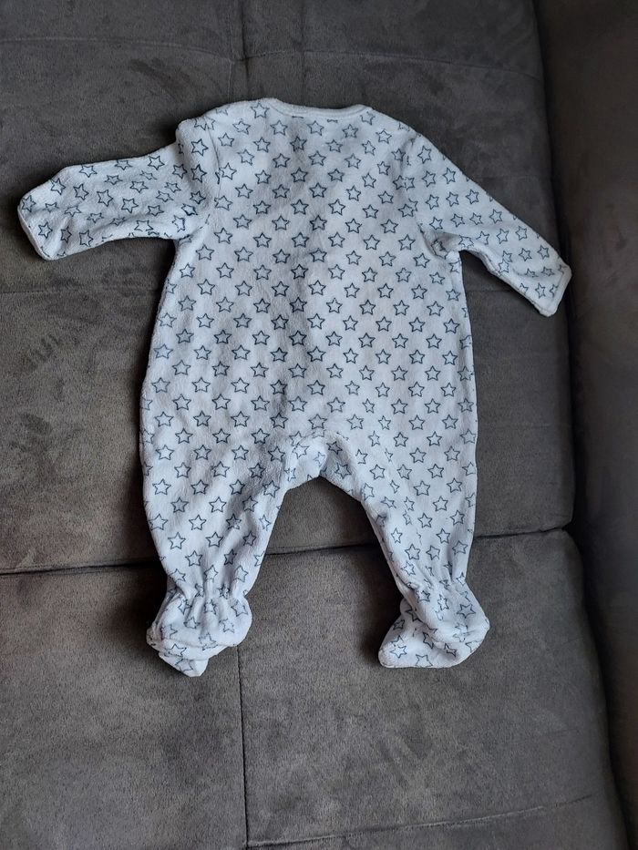 Pyjamas 1 mois - photo numéro 3