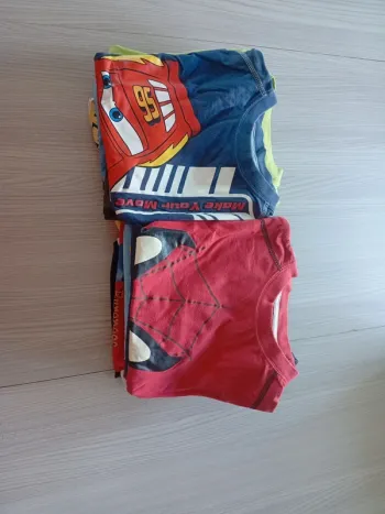 18 tee-shirts