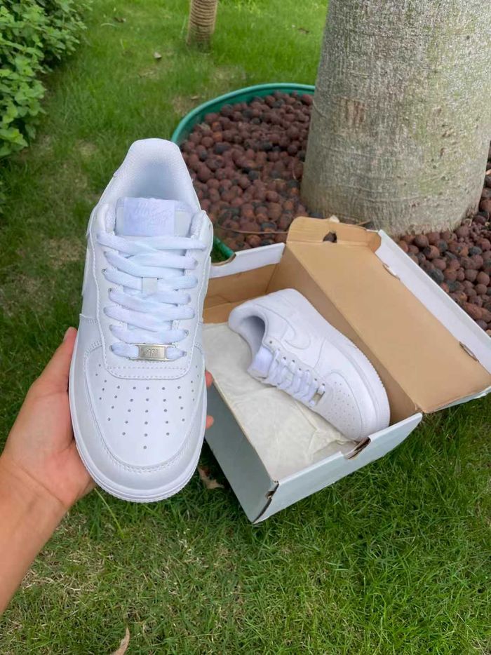 Nike Air Force 1 Low '07 White . 37 - photo numéro 4