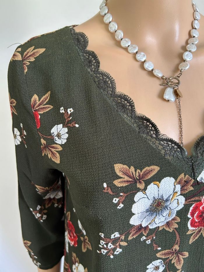 Blouse kaki et fleurie Noémie & Co taille S jamais portée - photo numéro 4