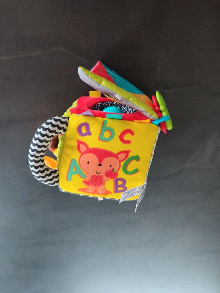 Cube interactif vtech